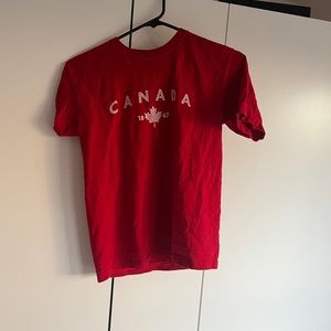 red Canada tee